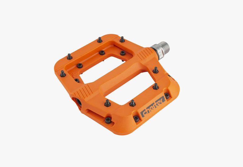 Race Face Chester MTB Pedal in Black with replaceable traction pins Orange 2