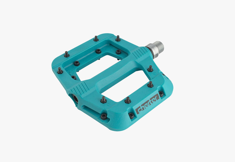 Race Face Chester MTB Pedal in Black with replaceable traction pins Turquoise 2